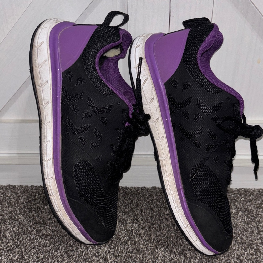 SR MAX slip resistant Black and Purple Women's shoes